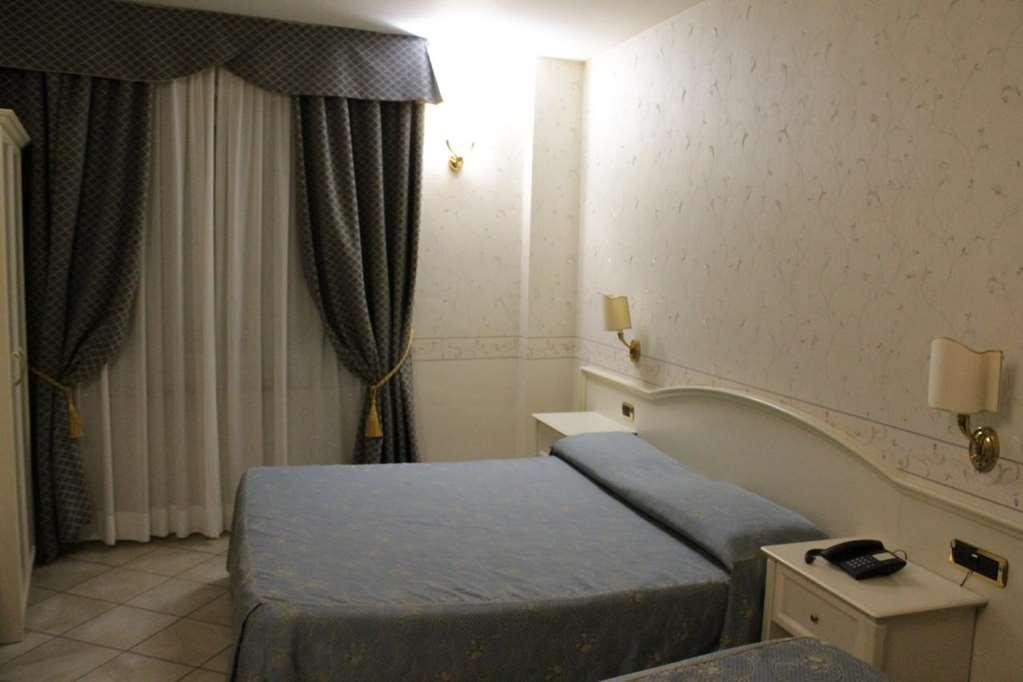 Hotel La Noce Chivasso Ruang foto