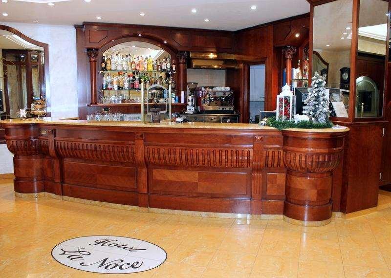 Hotel La Noce Chivasso Restoran foto