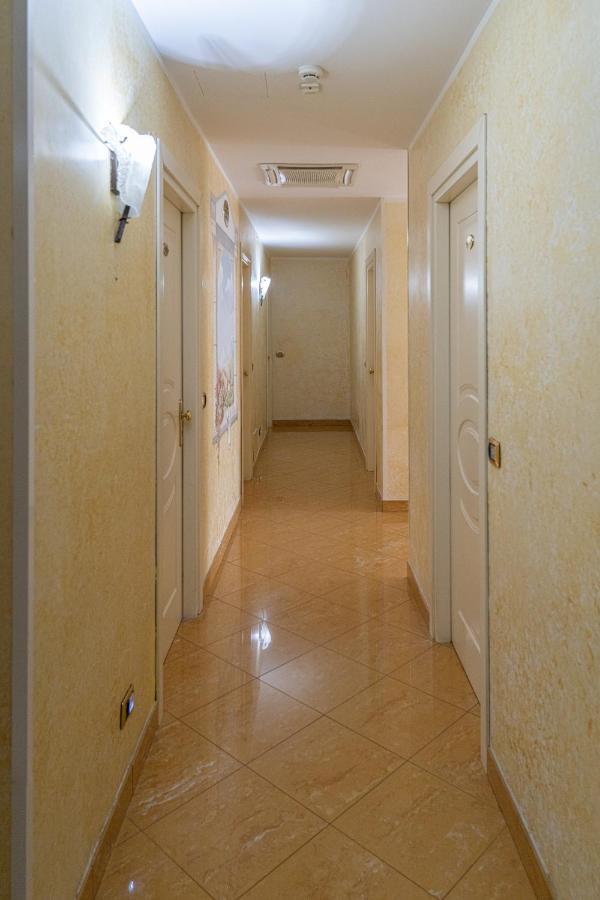 Hotel La Noce Chivasso Bagian luar foto