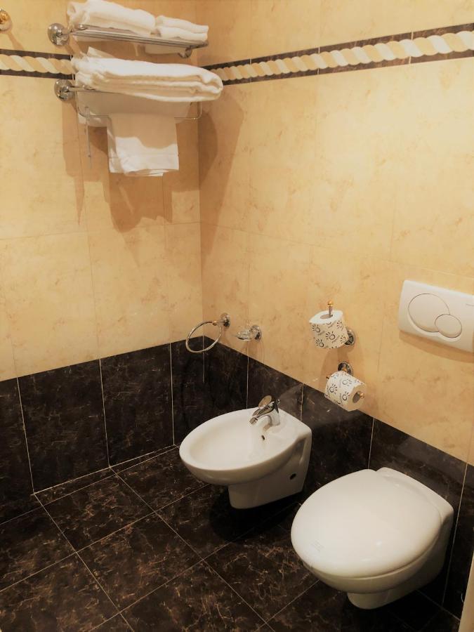 Hotel La Noce Chivasso Bagian luar foto