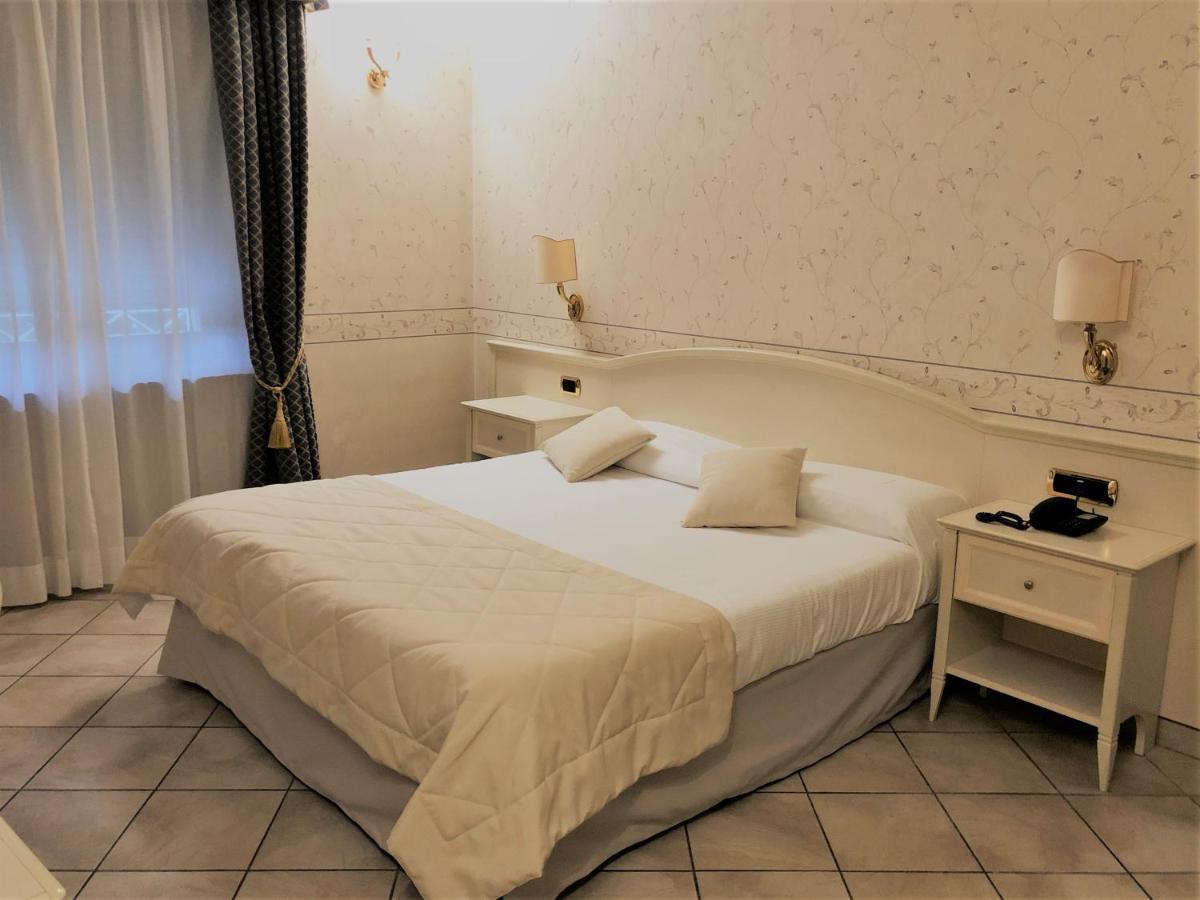 Hotel La Noce Chivasso Bagian luar foto