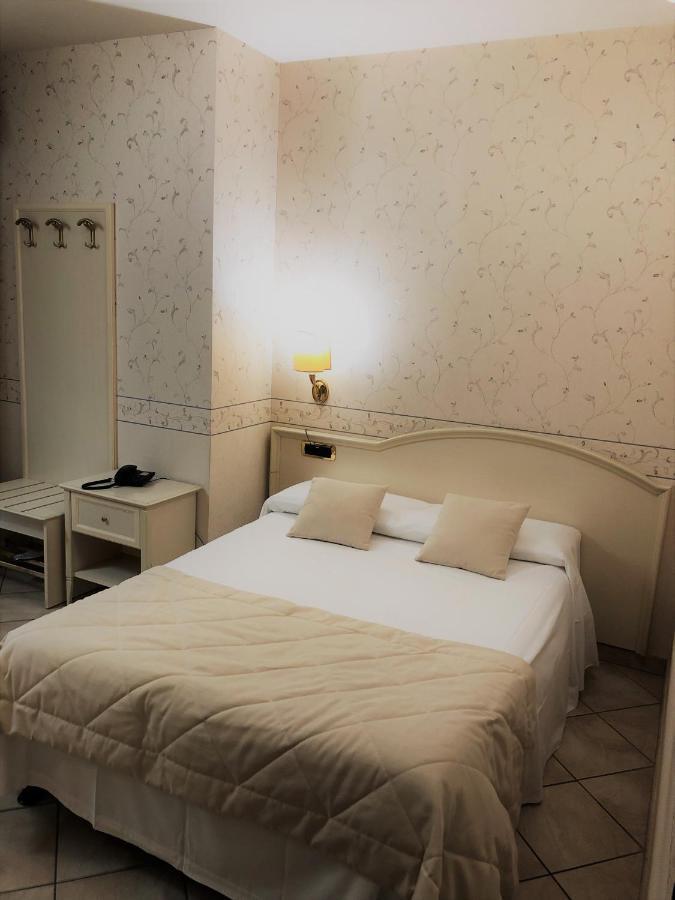 Hotel La Noce Chivasso Bagian luar foto