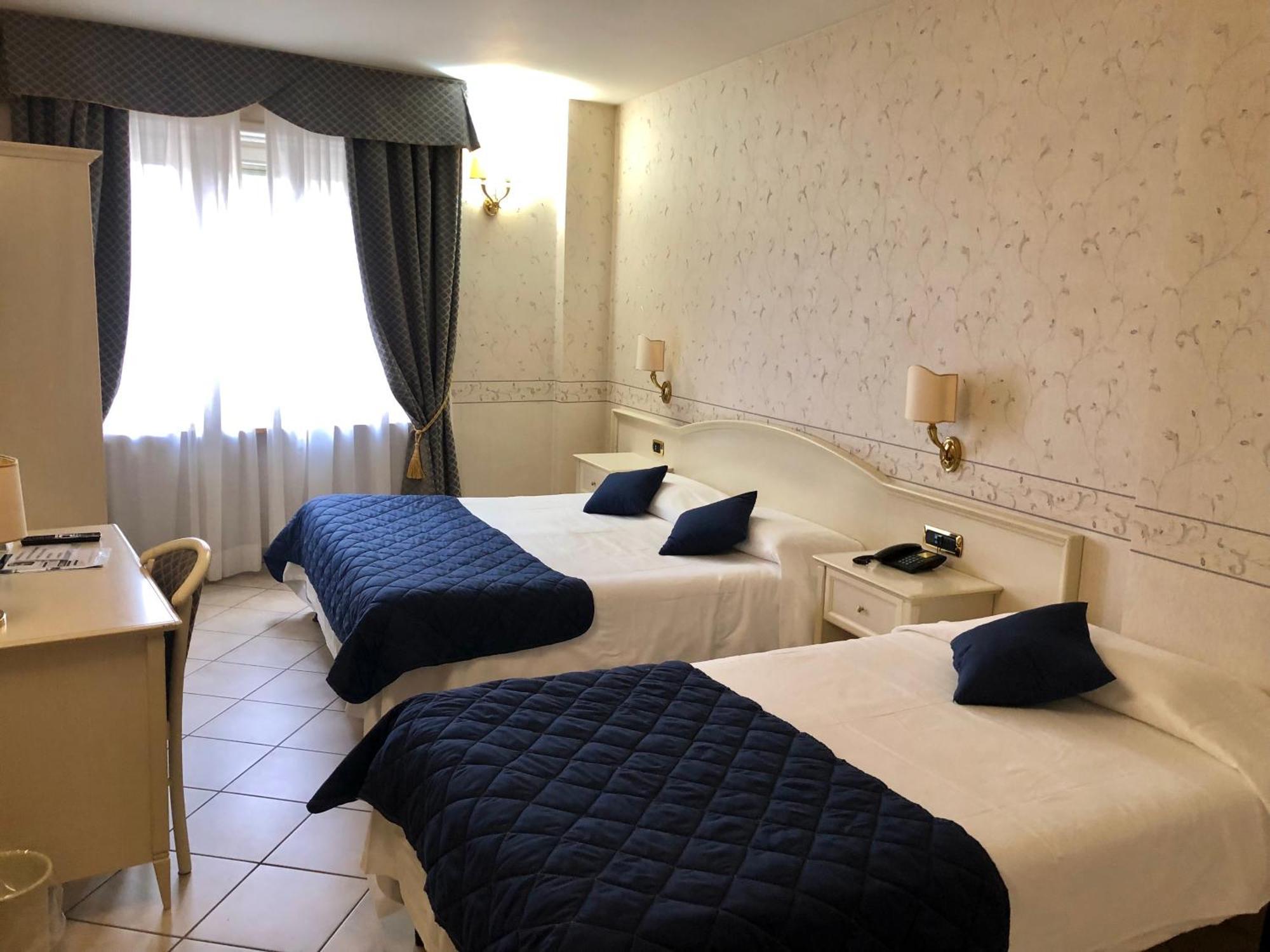 Hotel La Noce Chivasso Bagian luar foto